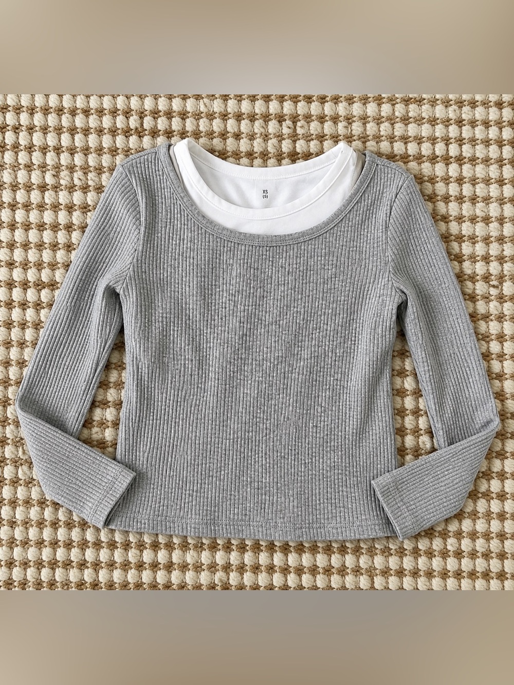 Old Navy Girls XS Long Sleeve Athletic Top w/ Built-In Bra – Size 5